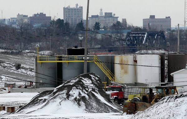 A brine injection well owned by Northstar Disposal Services LLC is seen in Youngstown, Ohio, with the skyline of Youngstown in the distance. A dozen earthquakes in northeastern Ohio were almost certainly induced by injection of gas-drilling wastewater into the earth, state regulators said Friday, March 9, 2012 as they announced a series of tough new rules for drillers. Fracking was halted in Ohio after two major earthquakes were felt in Youngstown in March, 2014. A brine injection well owned by Northstar Disposal Services LLC is seen in Youngstown, Ohio, with the skyline of Youngstown in the distance. A dozen earthquakes in northeastern Ohio were almost certainly induced by injection of gas-drilling wastewater into the earth, state regulators said Friday, March 9, 2012 as they announced a series of tough new rules for drillers. Fracking was halted in Ohio after two major earthquakes were felt in Youngstown in March, 2014. - Sputnik International