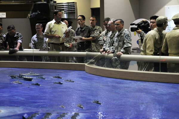 US military officers plan out combined training drills with South Korean military representatives on July, 15, 2014. US military officers plan out combined training drills with South Korean military representatives on July, 15, 2014. - Sputnik International