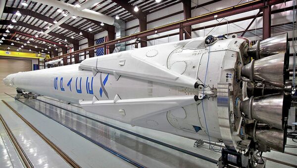 SpaceX booster rocket in berth. - Sputnik International