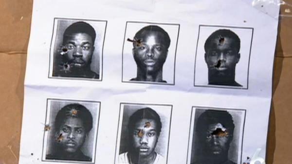 South Florida police officers are using mugshots of African-American men for target practice. - Sputnik International