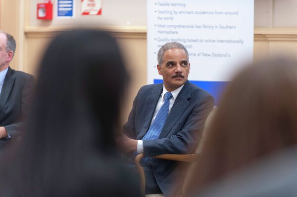 U.S. Attorney General Eric Holder visits New Zealand for the annual meeting of Attorney Generals from New Zealand, Australia, Canada, and the United Kingdom. - Sputnik International