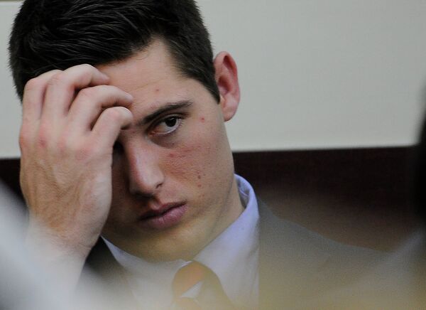 Brandon Vandenburg looks at the jury as Judge Wilkins reads the charges during his trial on Tuesday, Jan. 27, 2015 in Nashville - Sputnik International