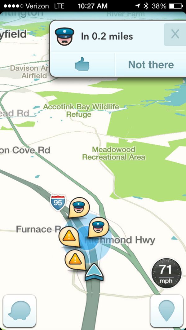 This image taken from the the Waze app on an iPhone, in Washington, shows police at the scene on a map on the app. Authorities say one of the technology industry's most popular mobile apps could put officers' lives in danger from would-be cop-killers who can find where their targets are parked.  - Sputnik International