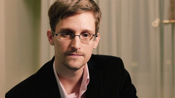 Former NSA Contractor Edward Snowden - Sputnik International