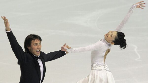 Russian duo Yuko Kavaguti and Alexander Smirnov won the gold in the pairs skating competition at Skate America. - Sputnik International