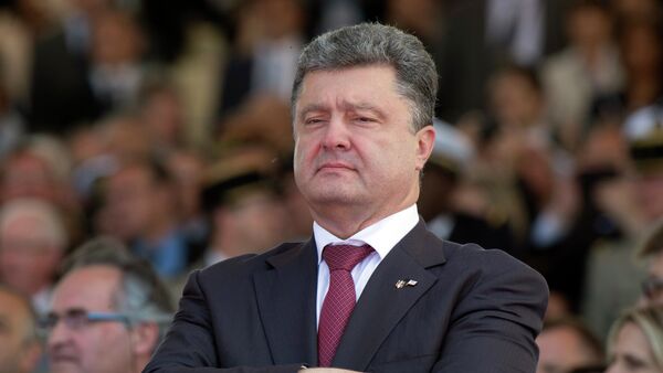 Ukrainian President Petro Poroshenko warned that the representatives elected by the communities should be ready to take, together with authority, a responsibility for vital activity and development of the territories”. - Sputnik International