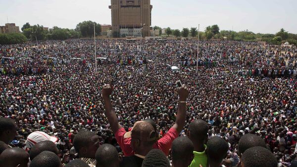 Anti-government protesters gather in the Place de la Nation in Ouagadougou, capital of Burkina Faso - Sputnik International
