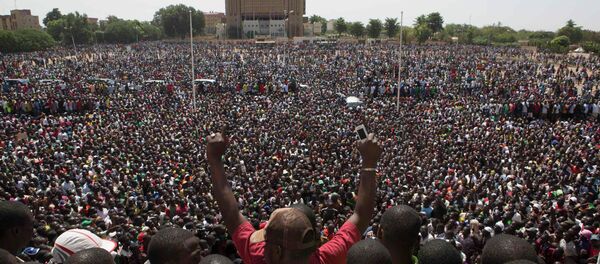 Anti-government protesters gather in the Place de la Nation in Ouagadougou, capital of Burkina Faso - Sputnik International