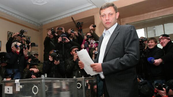 The prime minister of the Donetsk People's Republic Alexander Zakharchenko votes on elections of the head of DNR and deputies of National Council of the republic - Sputnik International
