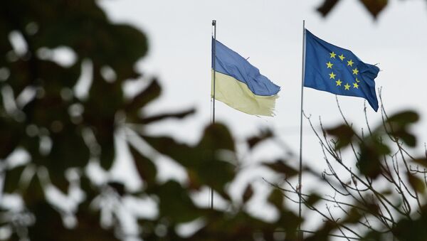 EU and Ukraine flags - Sputnik International
