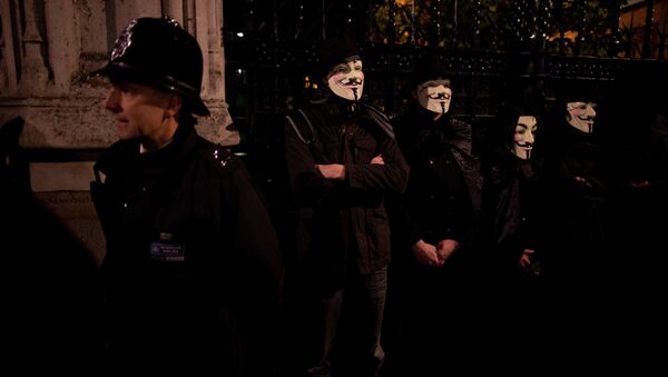 Ten Anonymous activists arrested in London - Sputnik International