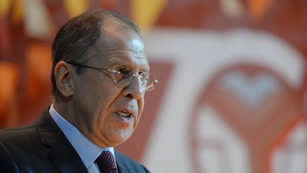 Sergei Lavrov said Kiev forces and independence fighters in southeastern Ukraine must follow through with the ceasefire agreement reached in Minsk - Sputnik International