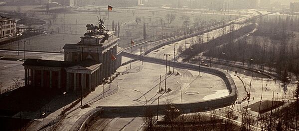 Brandenburg Gate / Arial View / 1962 Berlin, Brandenburg Gate. - Arial view with the Berlin Wall. - Photo, c.1962. - Sputnik International