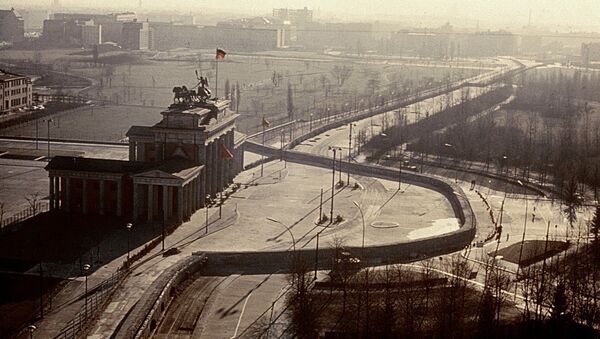 Brandenburg Gate / Arial View / 1962 Berlin, Brandenburg Gate. - Arial view with the Berlin Wall. - Photo, c.1962. - Sputnik International