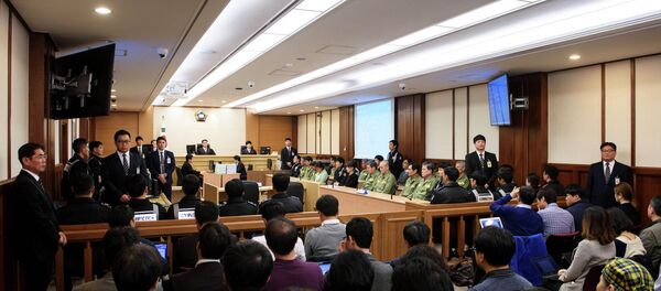 Sewol ferry crew members attend the start of verdict proceedings at a court room in Gwangju - Sputnik International