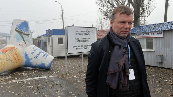 OSCE observers inspect Novoazovsk border crossing checkpoint - Sputnik International