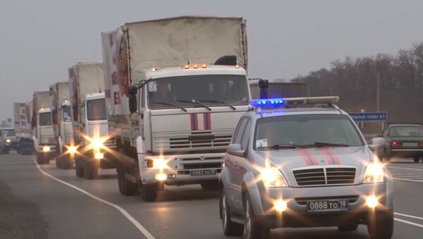 Russian Humanitarian Convoy Trucks - Sputnik International