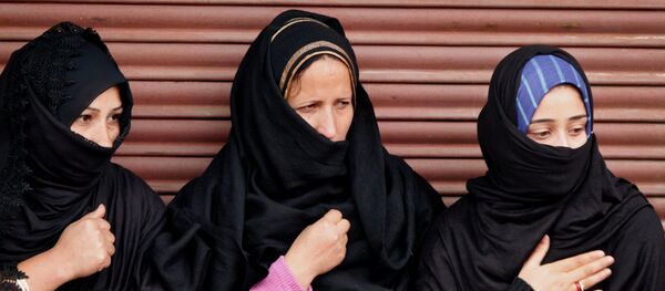 Kashmiri Shiite Muslim women participate in a Muharram procession in Srinagar, India Kashmiri Shiite Muslim women participate in a Muharram procession in Srinagar, India - Sputnik International