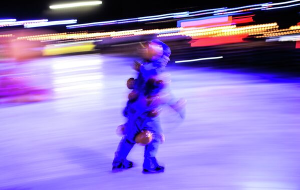Ice and Pop-Art: Skating Rink in Moscow's Gorky Park - Sputnik International