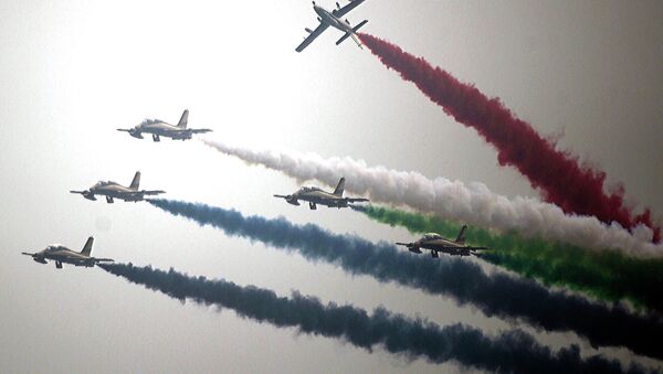 The UAE 'The Knights' aerobatics team perform during the 10th China International Aviation and Aerospace Exhibition in Zhuhai, Guangdong province November 11, 2014. - Sputnik International