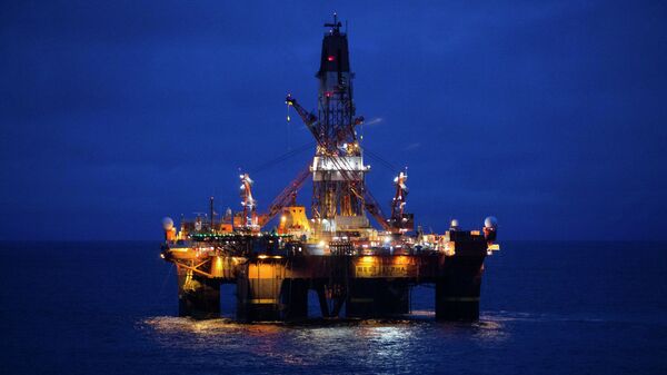 Russian Arctic oil drilling platform. - Sputnik International