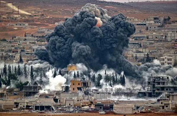 Syrian Kobani Sustains US Airstrikes - Sputnik International