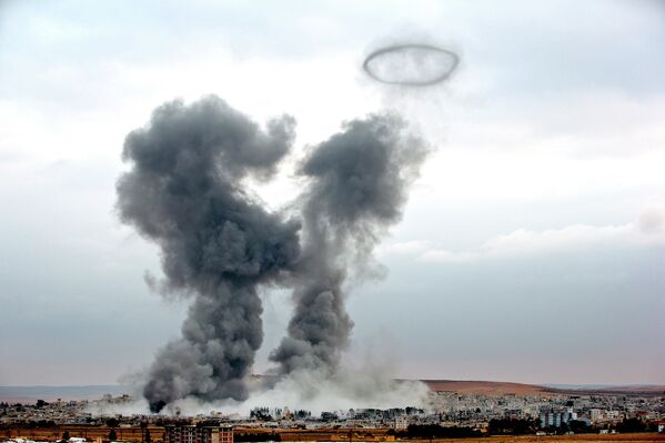 Syrian Kobani Sustains US Airstrikes - Sputnik International