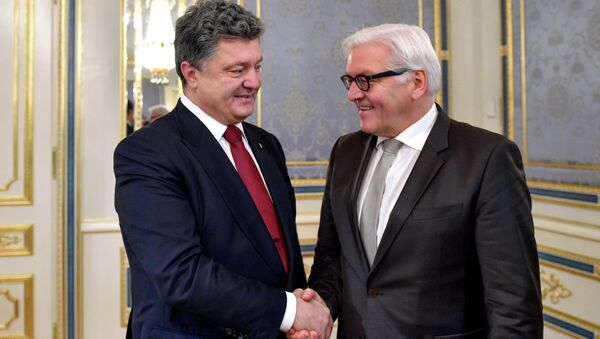 Petro Poroshenko (L) and Frank-Walter Steinmeier - Sputnik International