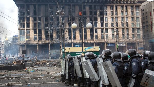 Police in Maidan square in Kiev, Ukraine, Feb 19, 2014 - Sputnik International