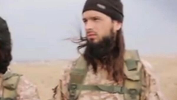 This still image taken from an undated video published on the Internet by the Islamic State group militants and made available, Sunday, Nov. 16, 2014 shows a militant that the French government say is Frenchman Maxime Hauchard - Sputnik International