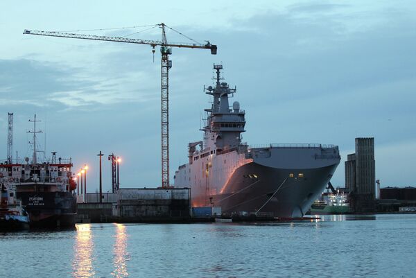 The Vladivostok Mistral-class helicopter carrier - Sputnik International