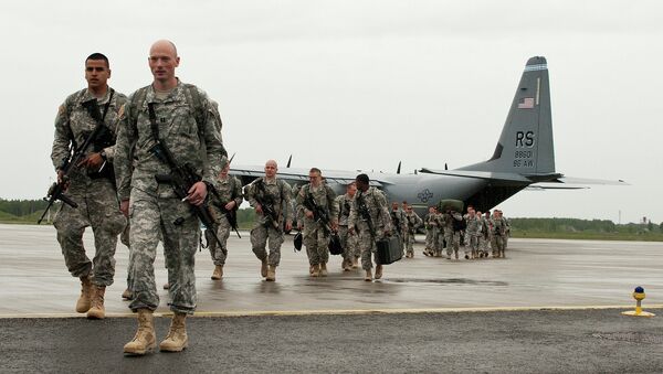 U.S. Paratroopers arrive in Estonia for NATO training - Sputnik International