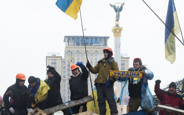 Internal security troops storm protesters' camp on Maidan Square - Sputnik International