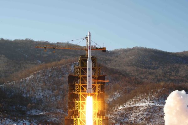 In this Dec. 12, 2012 file photo released by Korean Central News Agency, North Korea's Unha-3 rocket lifts off from the Sohae launch pad in Tongchang-ri, North Korea - Sputnik International