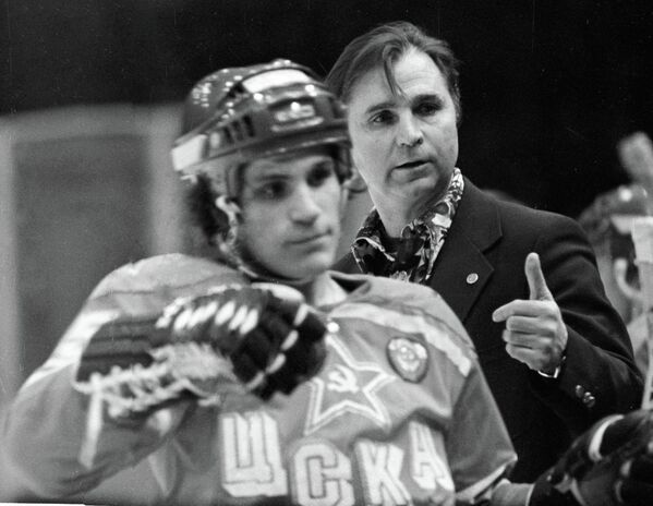 A Hockey Legend: Viktor Tikhonov's Life in Pictures - Sputnik International