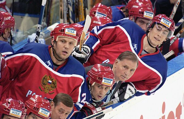 A Hockey Legend: Viktor Tikhonov's Life in Pictures - Sputnik International