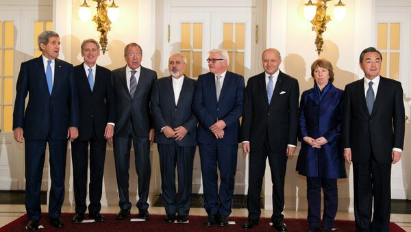 US Secretary of State John Kerry, Britain's Foreign Secretary Philip Hammond, Russian Foreign Minister Sergey Lavrov, Iranian Foreign Minister Mohammad Javad Zarif, German Foreign Minister Frank-Walter Steinmeier, French Foreign Minister Laurent Fabius, former EU foreign policy chief Catherine Ashton and Chinese Foreign Minister Wang Yi. - Sputnik International