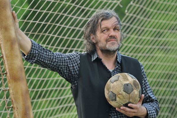 Film director Emir Kusturica filming an ad for the UEFA EURO 2012 in the Kuskovo park. - Sputnik International