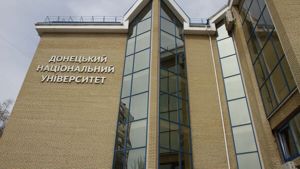 The Ukrainian government has transferred 70 percent of professors and 60 percent of students from Donetsk National University. - Sputnik International