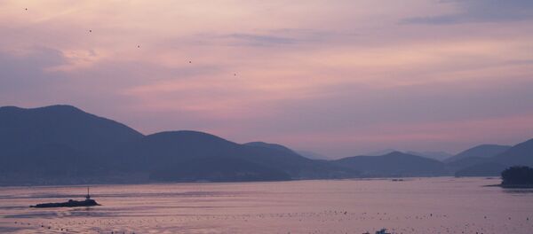 South Korean authorities repatriated 10 North Korean fishermen found in a boat drifting in South Korea’s eastern waters South Korean authorities repatriated 10 North Korean fishermen found in a boat drifting in South Korea’s eastern waters - Sputnik International