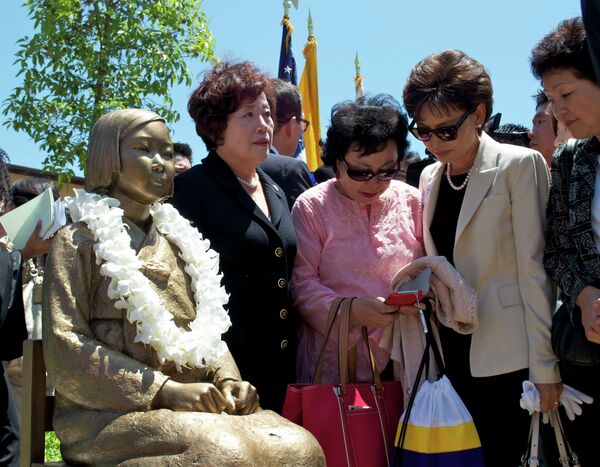 Unveiling of Comfort Women Memorial Unveiling of Comfort Women Memorial - Sputnik International