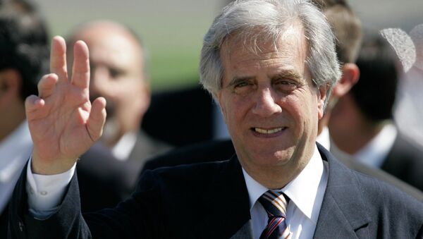 Tabare Vazquez, 74, has beaten his rival Luis Lacalle Pou, 41, in Uruguay’s presidential election, winning 52.8 percent of the vote, according to Reuters. - Sputnik International