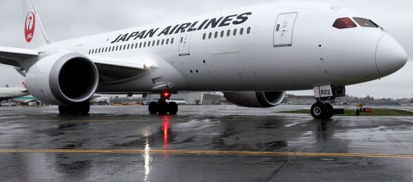 A Japan Airlines Boeing 787 taxis to the runway at Logan International Airport in Boston - Sputnik International