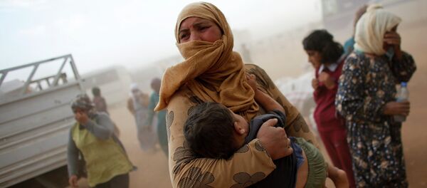 Amnesty International criticized the world community for failing to help resettle 3.8 million Syrians, who have been forced to flee their country in a Friday report. - Sputnik International