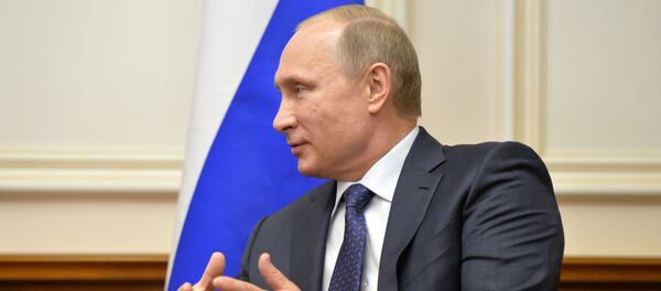 Russian President Vladimir Putin at his meeting with French President Francois Hollande at Moscow's Vnukovo-2 Airport, December 6, 2014 Russian President Vladimir Putin at his meeting with French President Francois Hollande at Moscow's Vnukovo-2 Airport, December 6, 2014 - Sputnik International