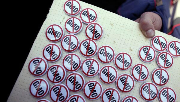 A street vendor sales badges against GMO - Sputnik International
