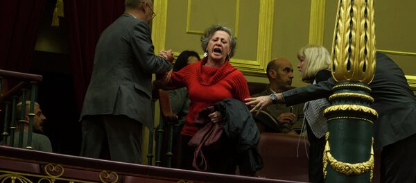 Demonstrators inside the Parliament in Madrid. - Sputnik International