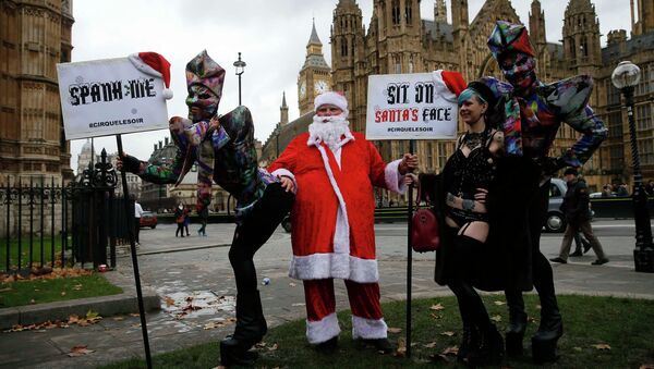 Protesters take part in a demonstration against new laws on pornography outside parliament in central London - Sputnik International