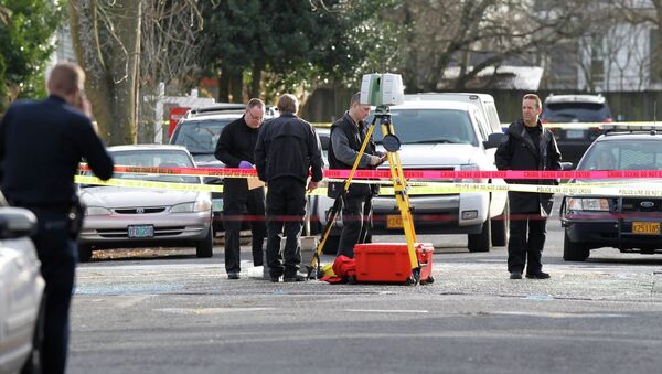 Police investigate outside the Rosemary Anderson High School in Portland, Oregon - Sputnik International