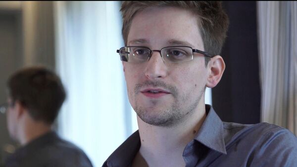 Former NSA contractor Edward Snowden - Sputnik International